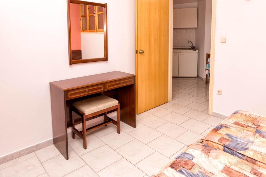 Aphrodite Apartments Kallithéa Quarto foto